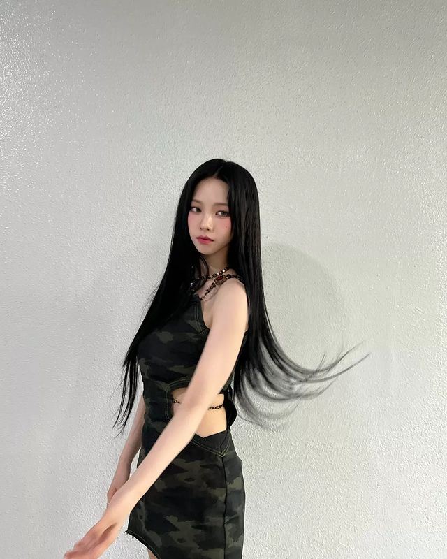  Karina 